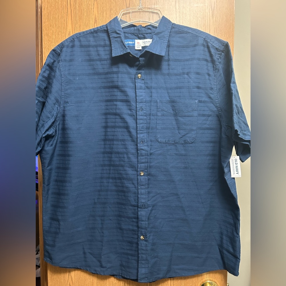 Men’s Short Sleeved Button Up